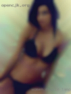 Women, couple who are in Tampa willing to meet.